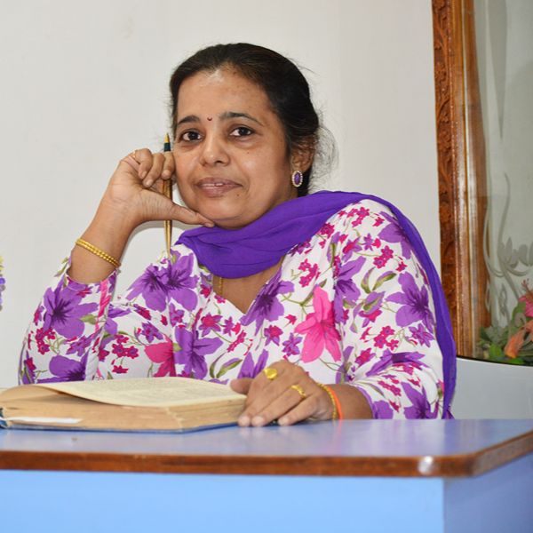 Vaidya Suchitra Kulkarni | वैद्य सुचित्रा कुलकर्णी